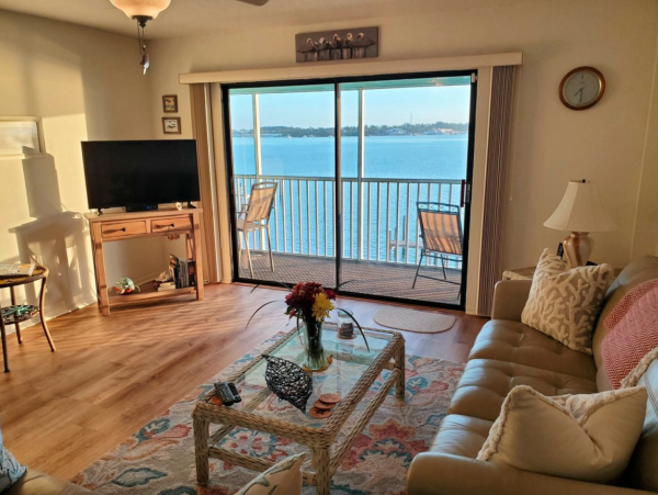 Bradenton Beach 2 Bedroom Vacation Rental Bay Views Sleeps 4